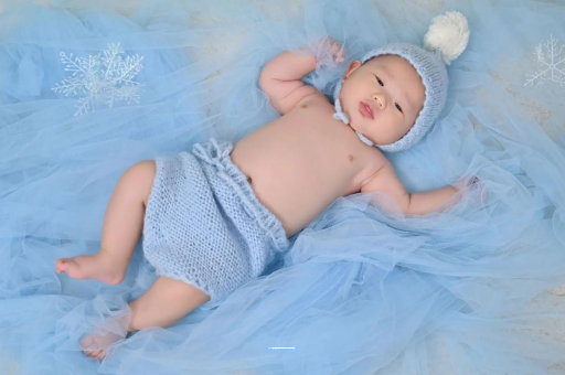 岳阳宝宝睡觉爱笑 岳阳宝宝睡觉爱笑